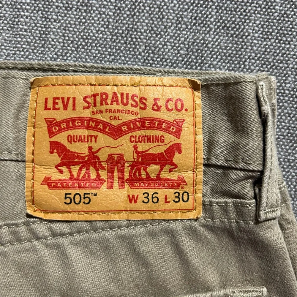 Levi's 505 Regular Fit Pants Mens 36x30 Tan Khaki Straight Leg Cotton Twill